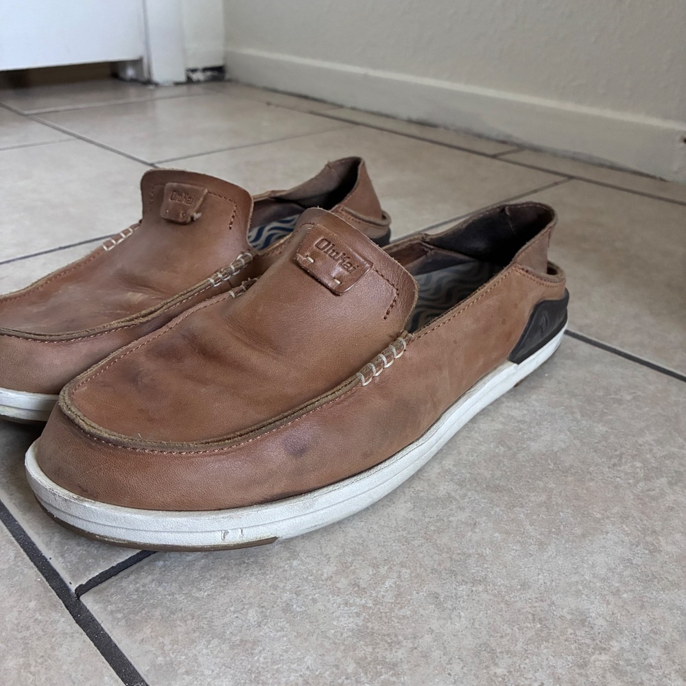 OluKai Kakaha Slip On Leather Loafer Mens Size 9.5 Brown Hawaii FishermanCore